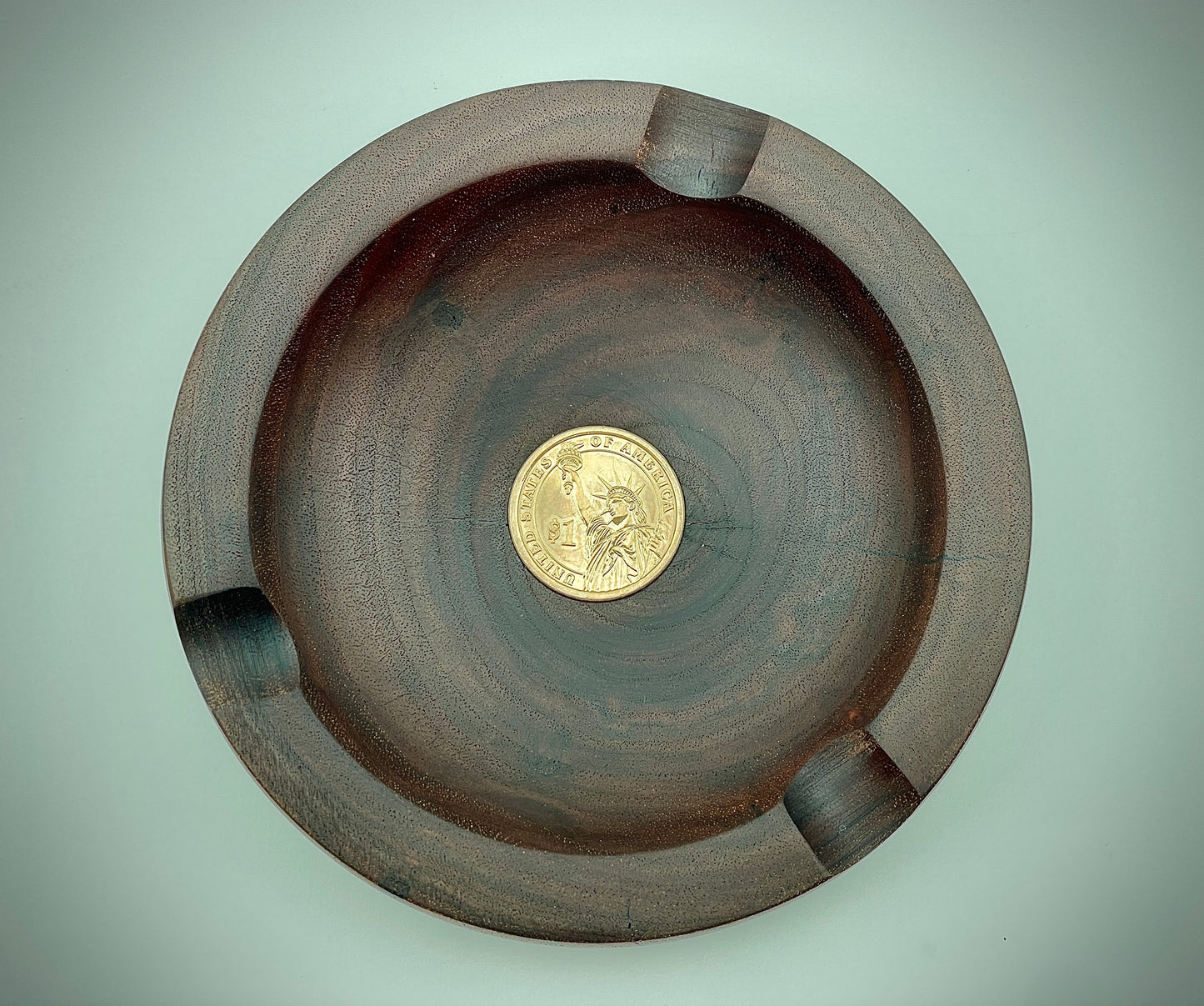 Cigar ashtray