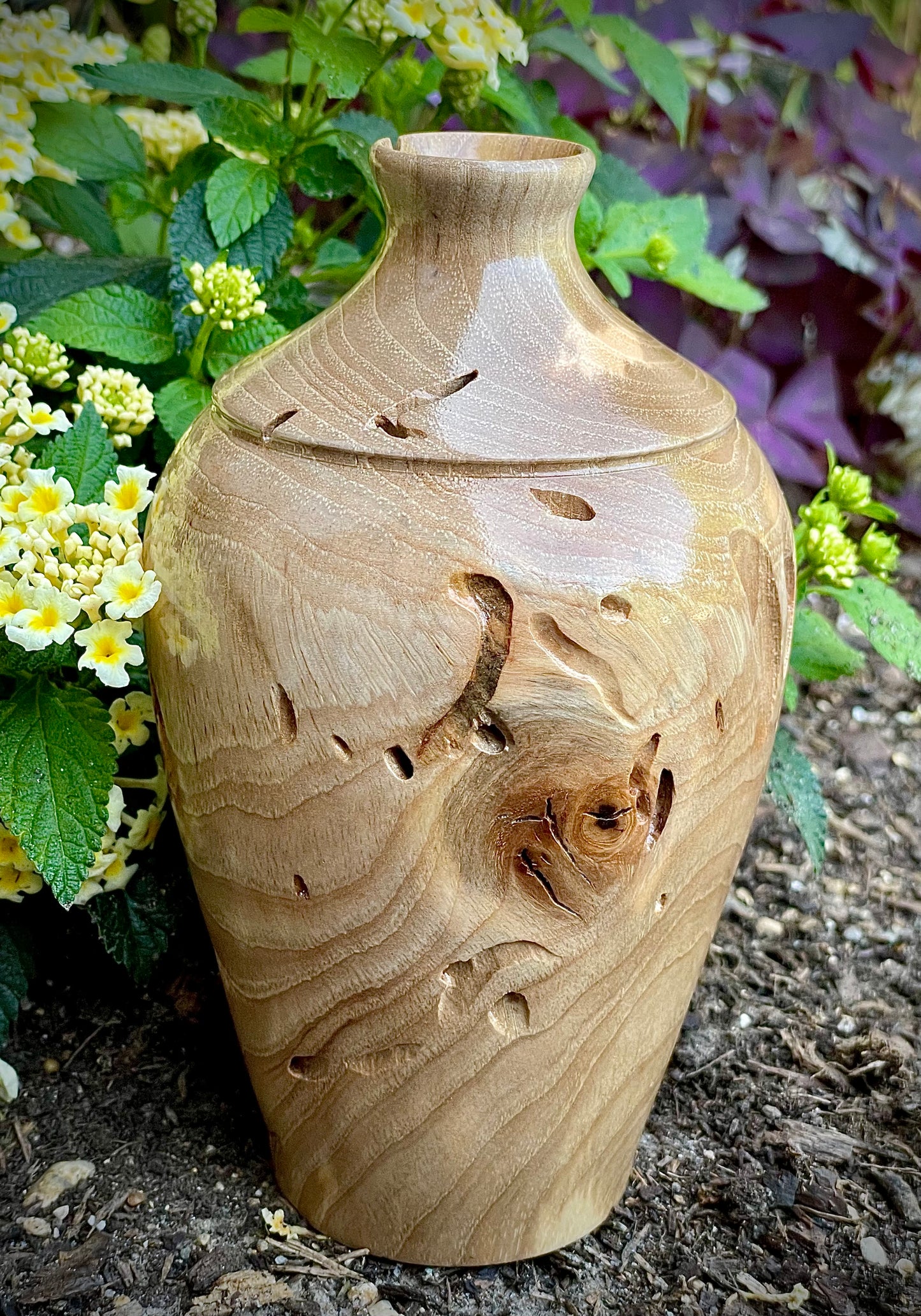 Tapered pecan vase