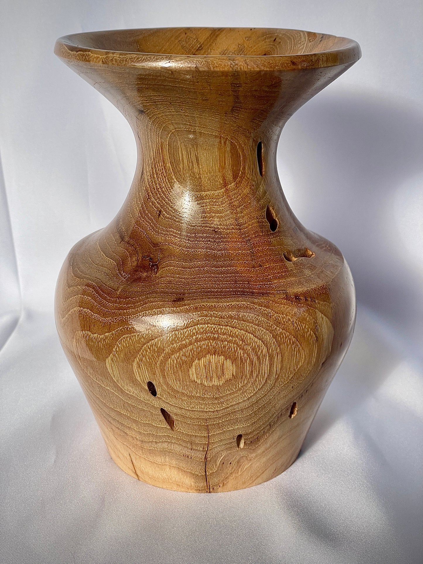Wide rim pecan vase