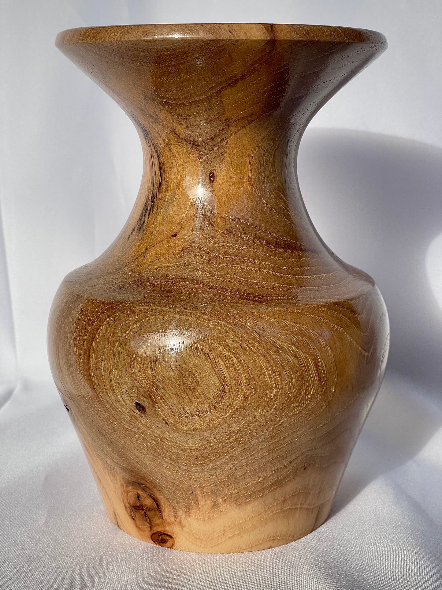 Wide rim pecan vase