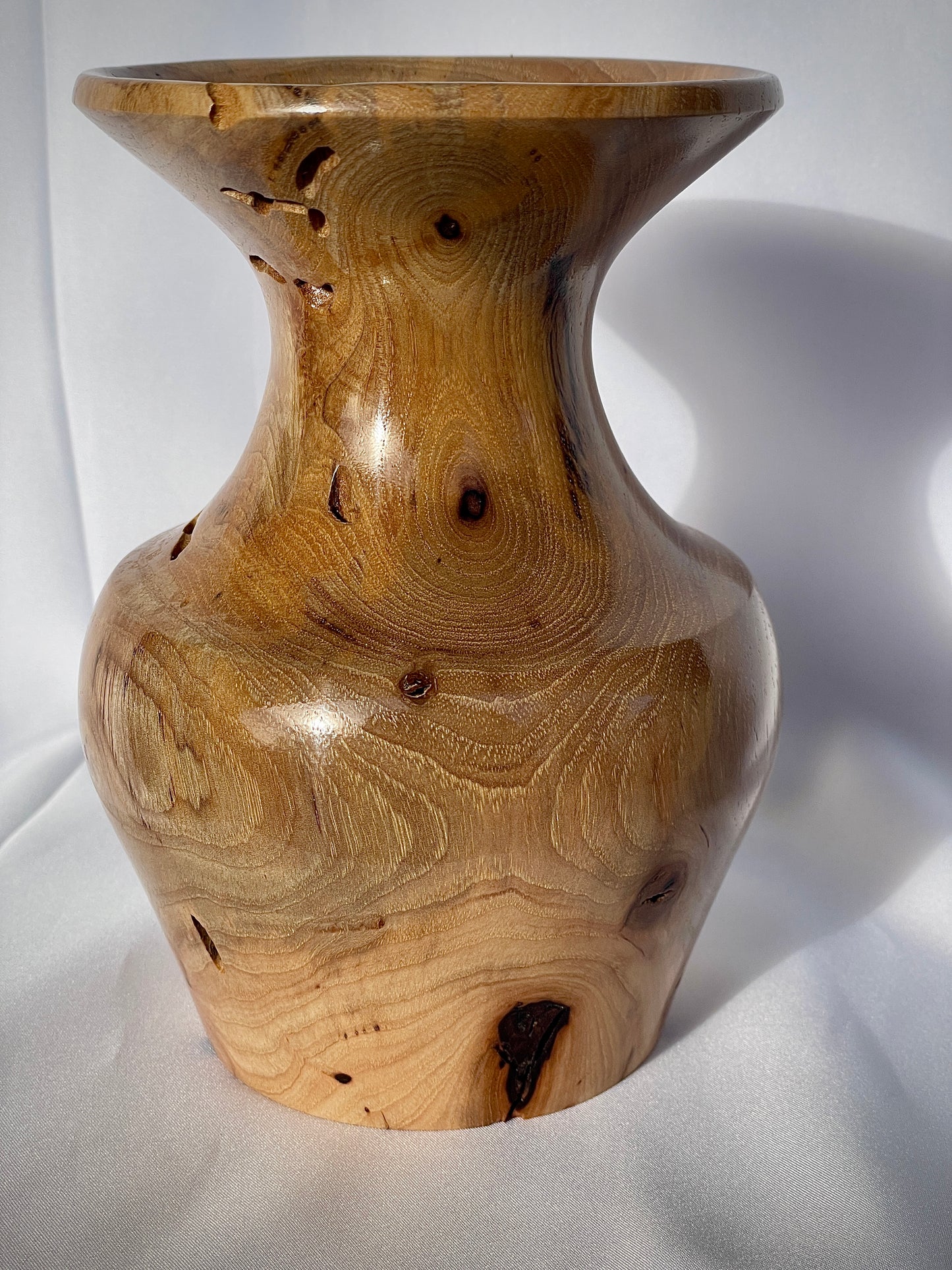 Wide rim pecan vase