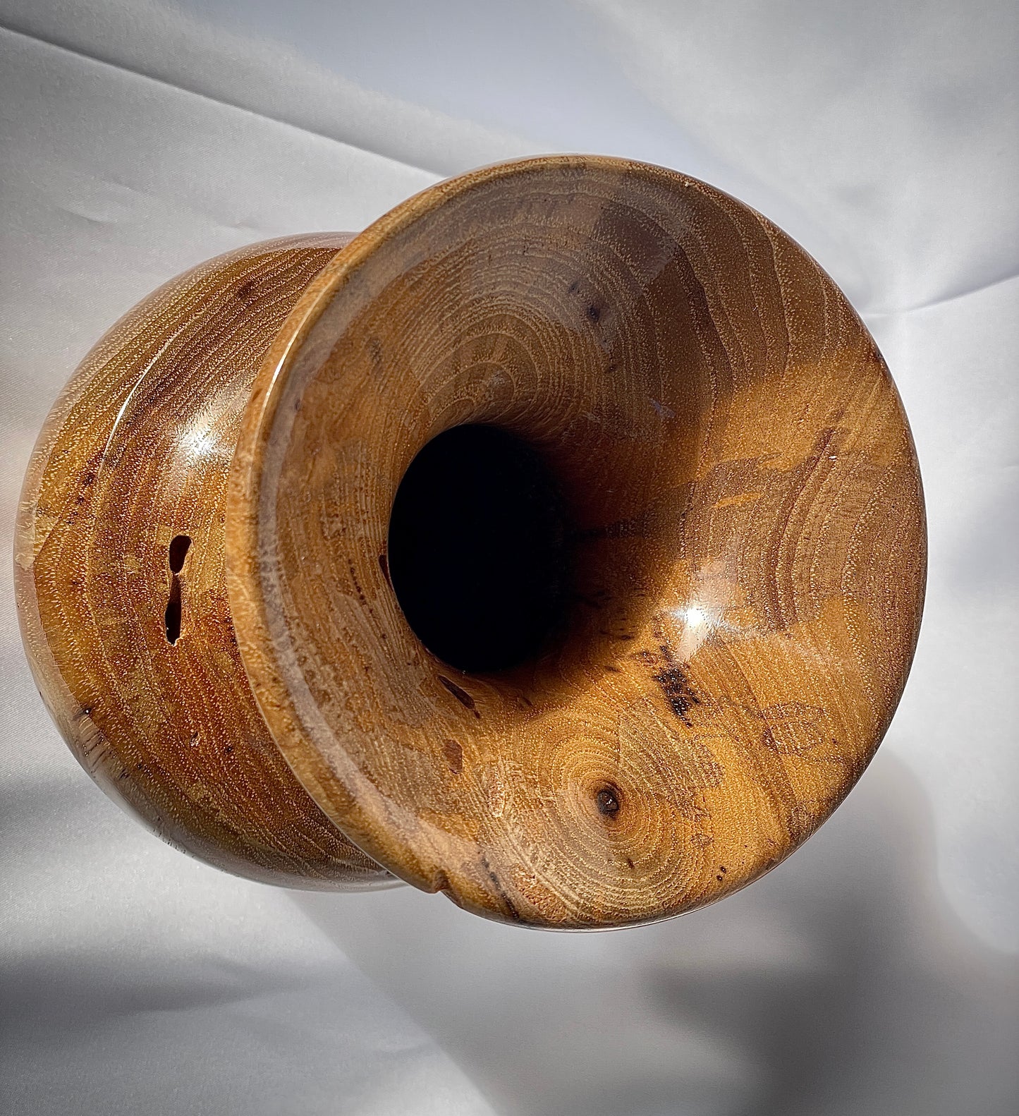 Wide rim pecan vase