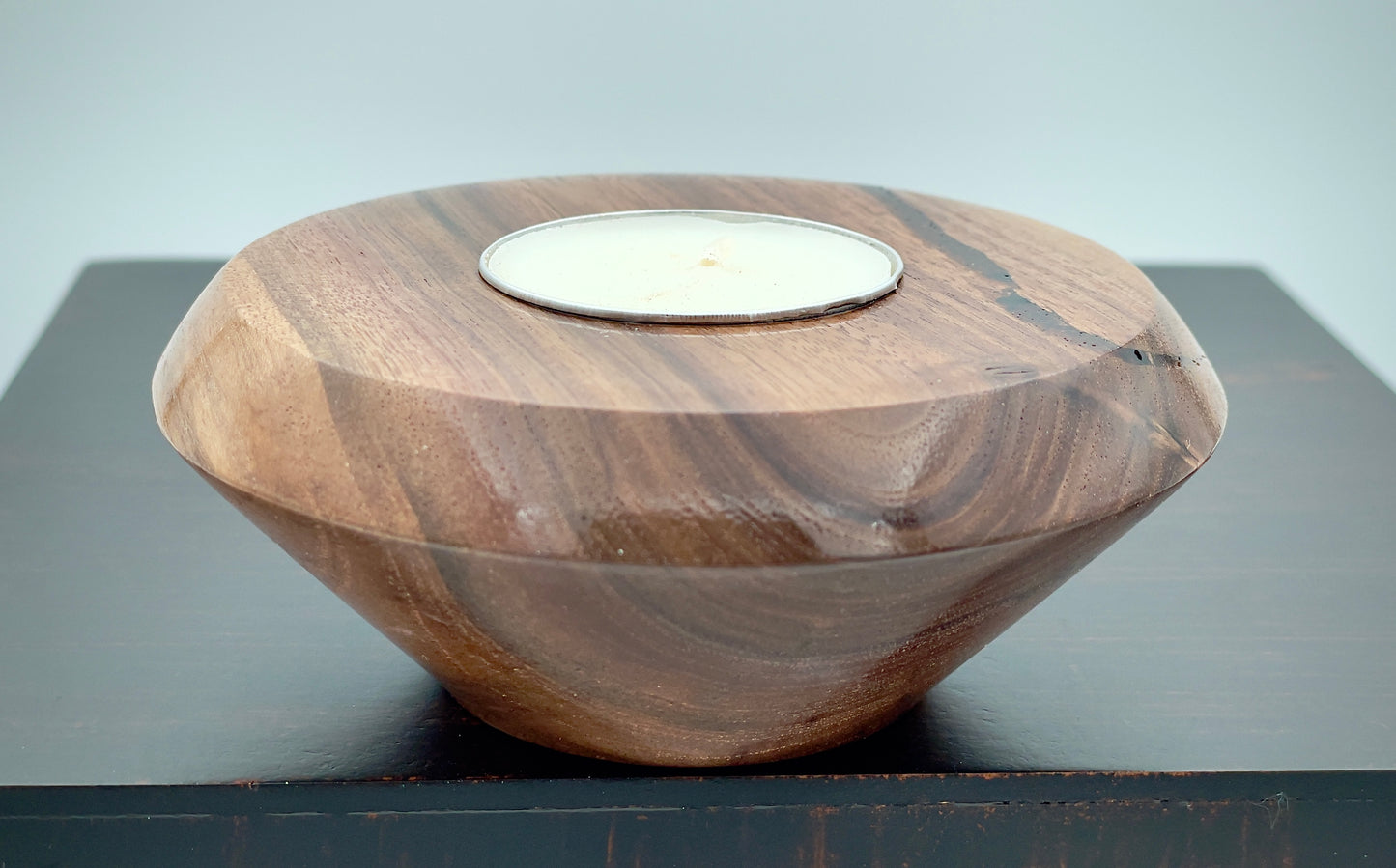 Black walnut tealight