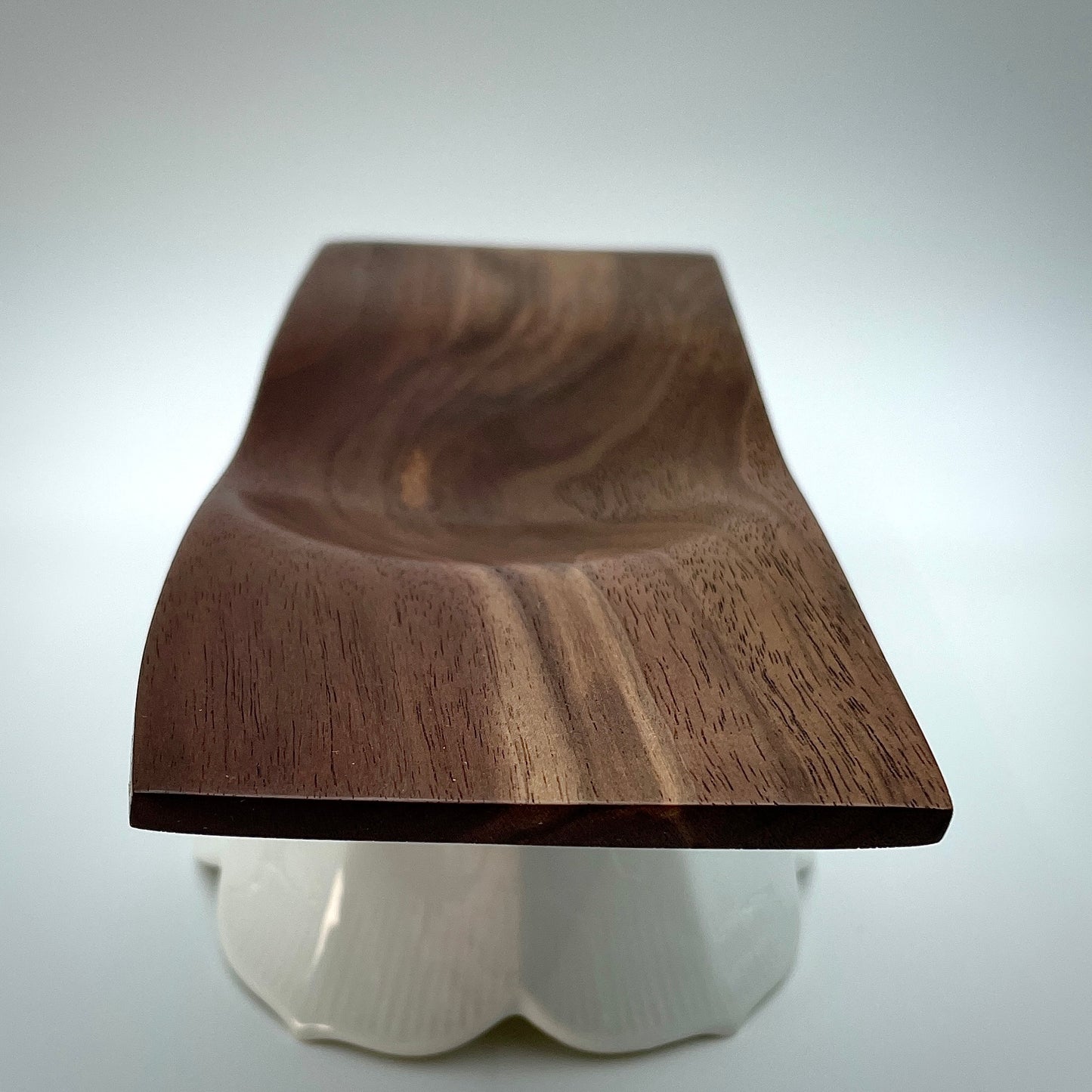 Winged walnut dish