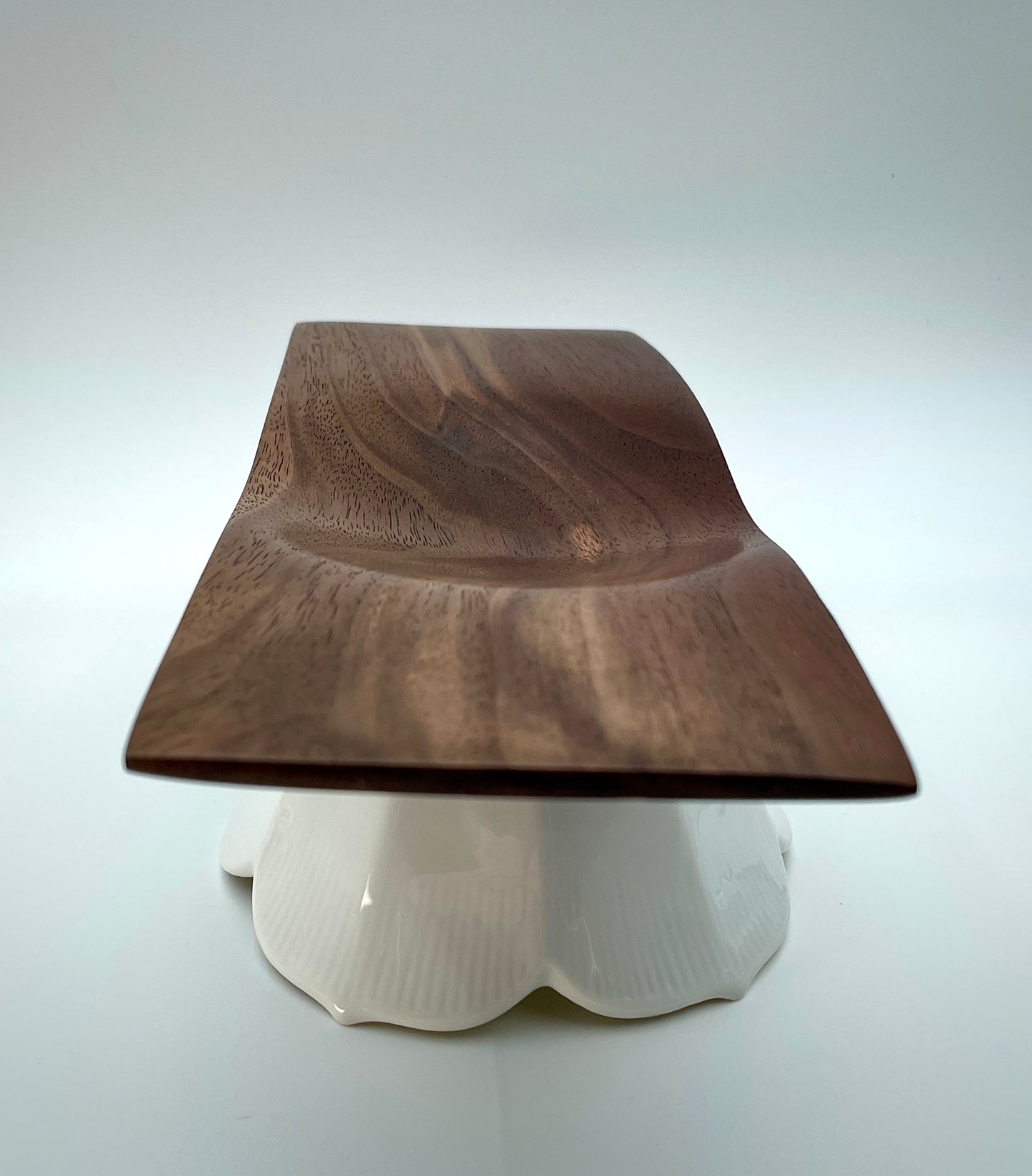 Winged walnut dish
