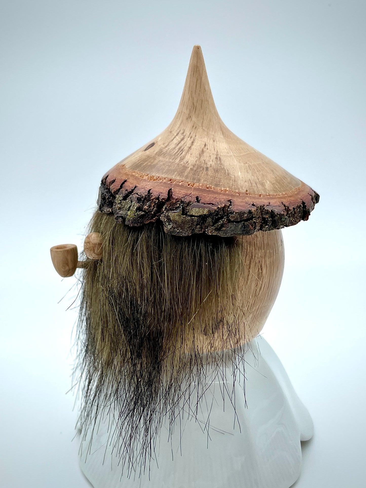 Gnome with pipe