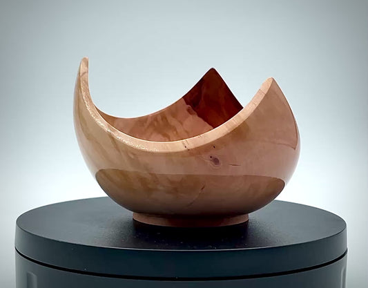 Three-cornered dish